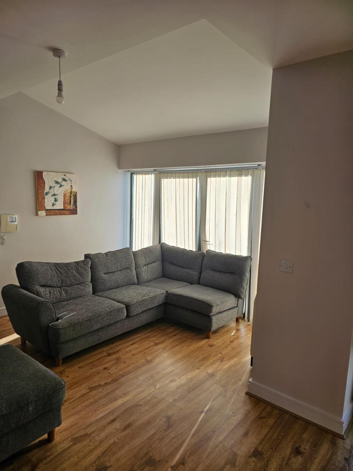 Cozy 2 Bedroom Apartment Kilkenny Exterior photo